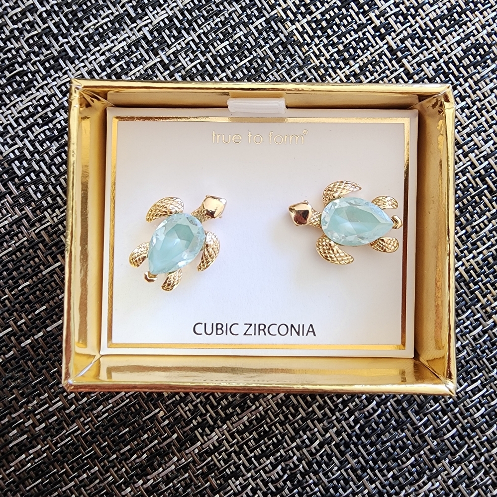TRUE TO FORM gold/turquoise turtle earrings